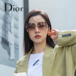 ディオール 2025年春の新作... ディオール 2025年春の新作...