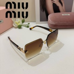 MIUMIU ミュウミュウ サ... MIUMIU ミュウミュウ サ...