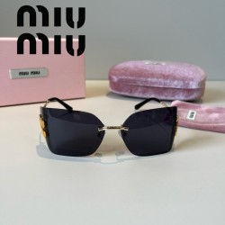 MIUMIU ミュウミュウ サ...