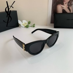 YSLの新しいサングラスヨーロ...