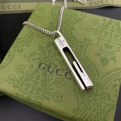 GUCCI ペンダントネックレ...