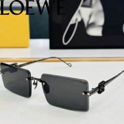 ビジネスにも  LOEWEサン...