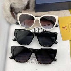 LVラージフレームのサングラス...