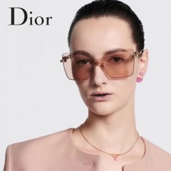 ディオールのレディースリムレス...