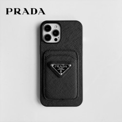 プラダのカードスロットをフルカ...