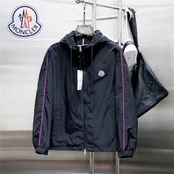 MONCLERクラシックなカラ...