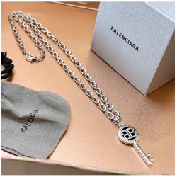 balenciagaおしゃれな...