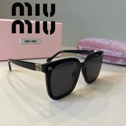 MIUMIU ミュウミュウ デ...