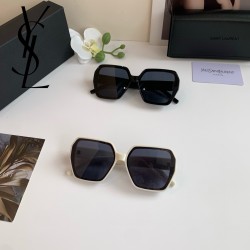 YSLの新しいヨーロッパとアメ...