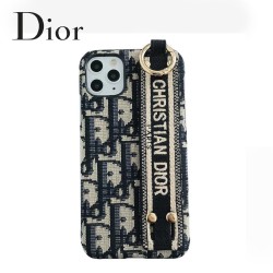 ディオールの刺繍入りキャンバス...