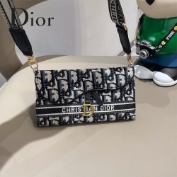 ディオール サドルバッグ クロ... ディオール サドルバッグ クロ...