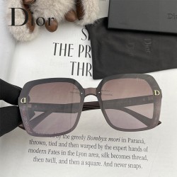 ディオールの偏光サングラス...