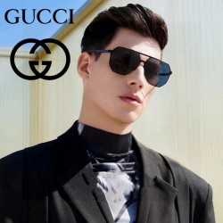 GUCCI グッチ 2025年...