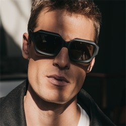 独立ブランドのサングラス... 独立ブランドのサングラス...