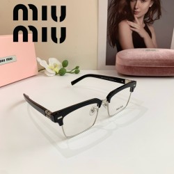 MIUMIU ミュウミュウ き...