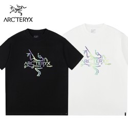 Arc’teryx胸にエンボス...