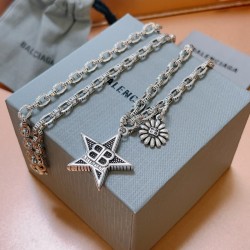 balenciagaおしゃれな...