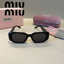 MIUMIU ミュウミュウ サ... MIUMIU ミュウミュウ サ...