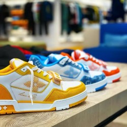 大人気 ！待望の新作が遂に登場...