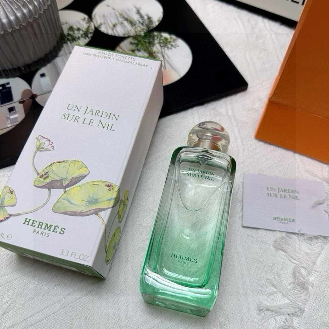 HERMÈS エルメス ユニセックス オー ド トワレ ニル エンヌ ジャルダン デ ニル