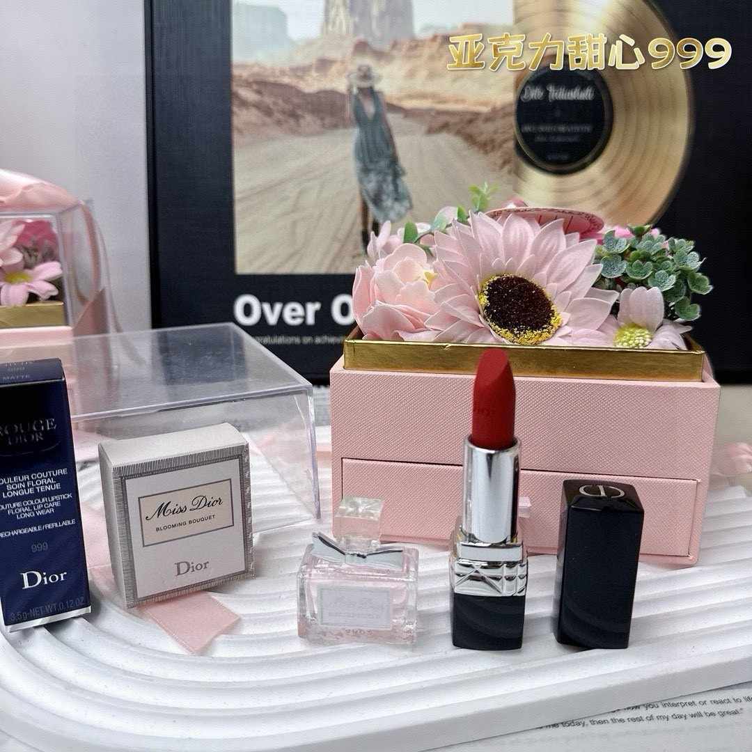 Dior ディオール バレンタイン限定 ピンクアクリルギフトボックス