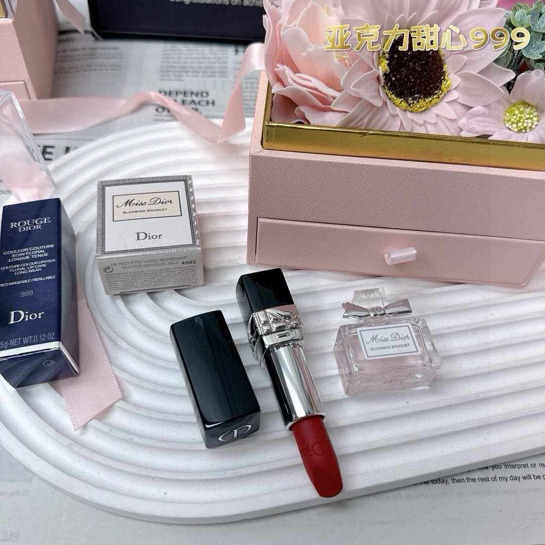 Dior ディオール バレンタイン限定 ピンクアクリルギフトボックス