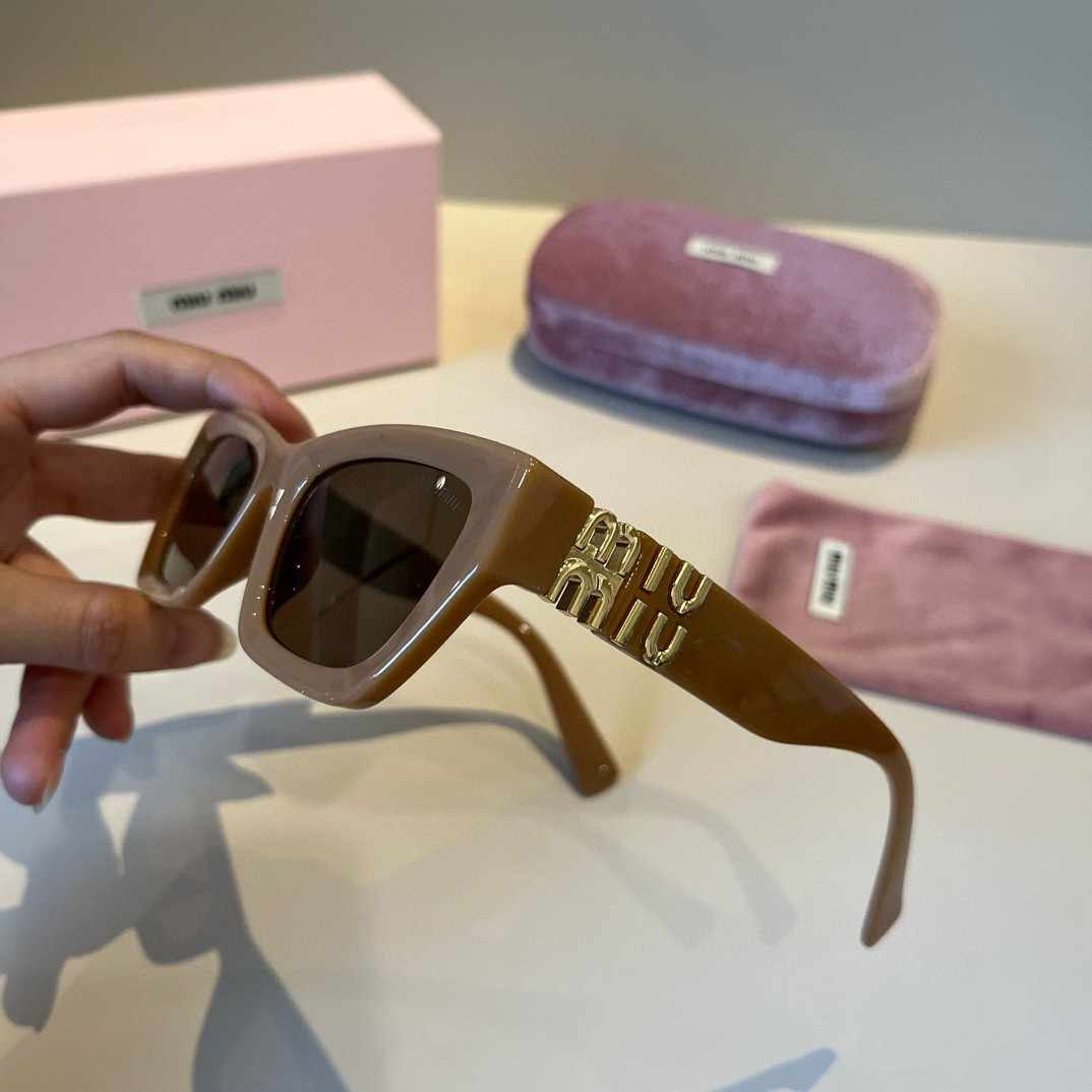 MIUMIU ミュウミュウ サングラスブラウン42