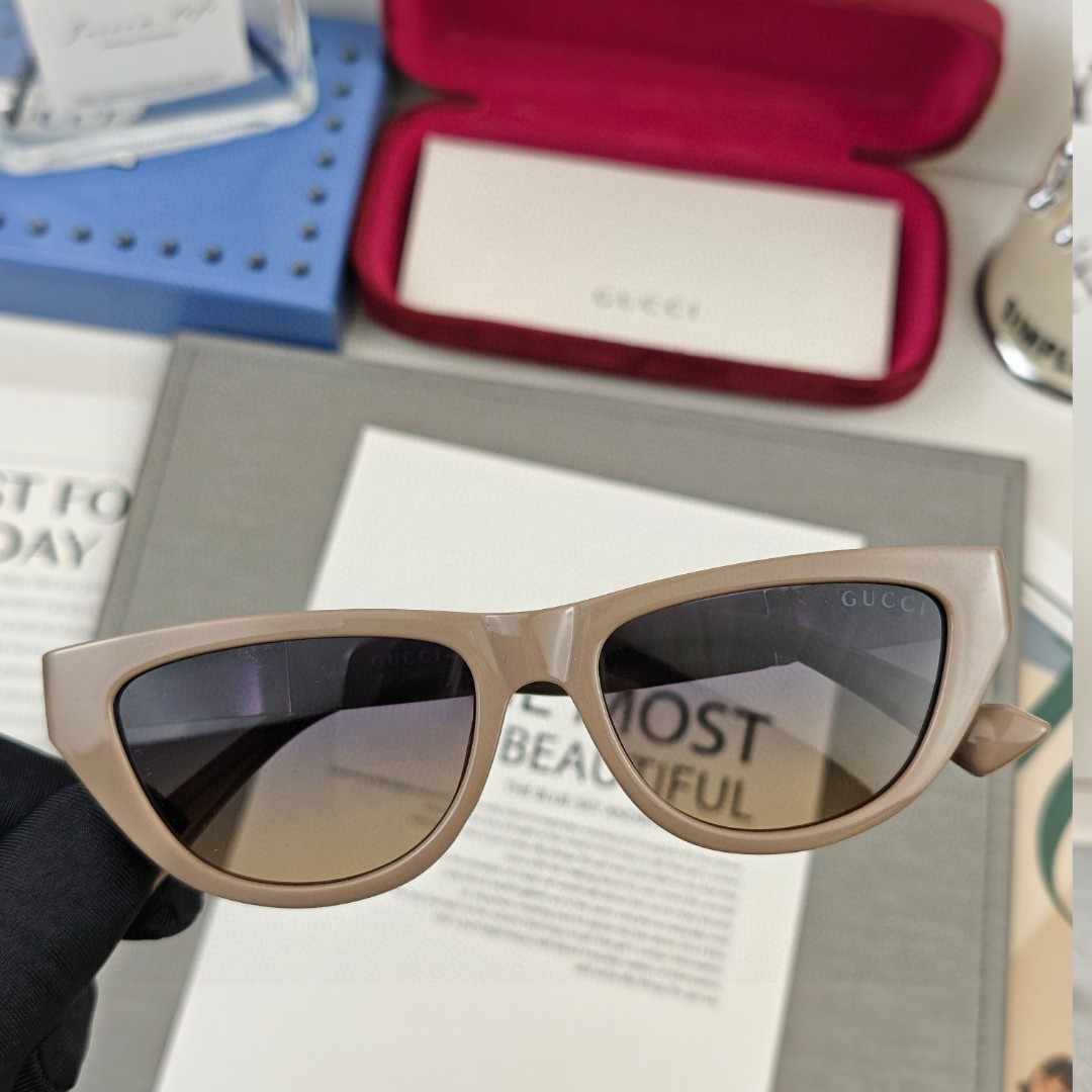 GUCCI グッチ サングラス 55132 ブラック