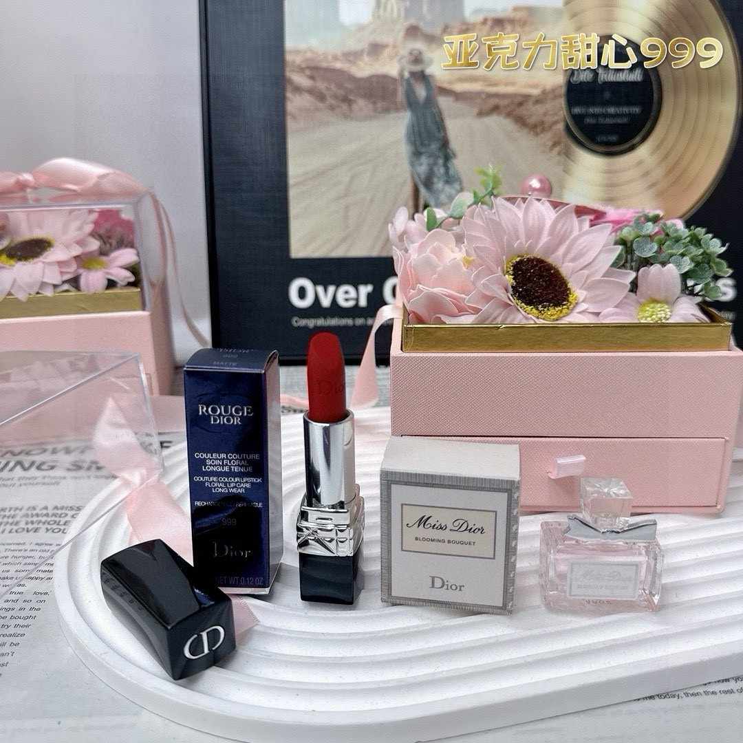 Dior ディオール バレンタイン限定 ピンクアクリルギフトボックス