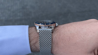 Y2meta.app-Breitling SuperOcean Heritage 42 mm blue two-tone-(720p)[00_01_31--00_01_41].gif