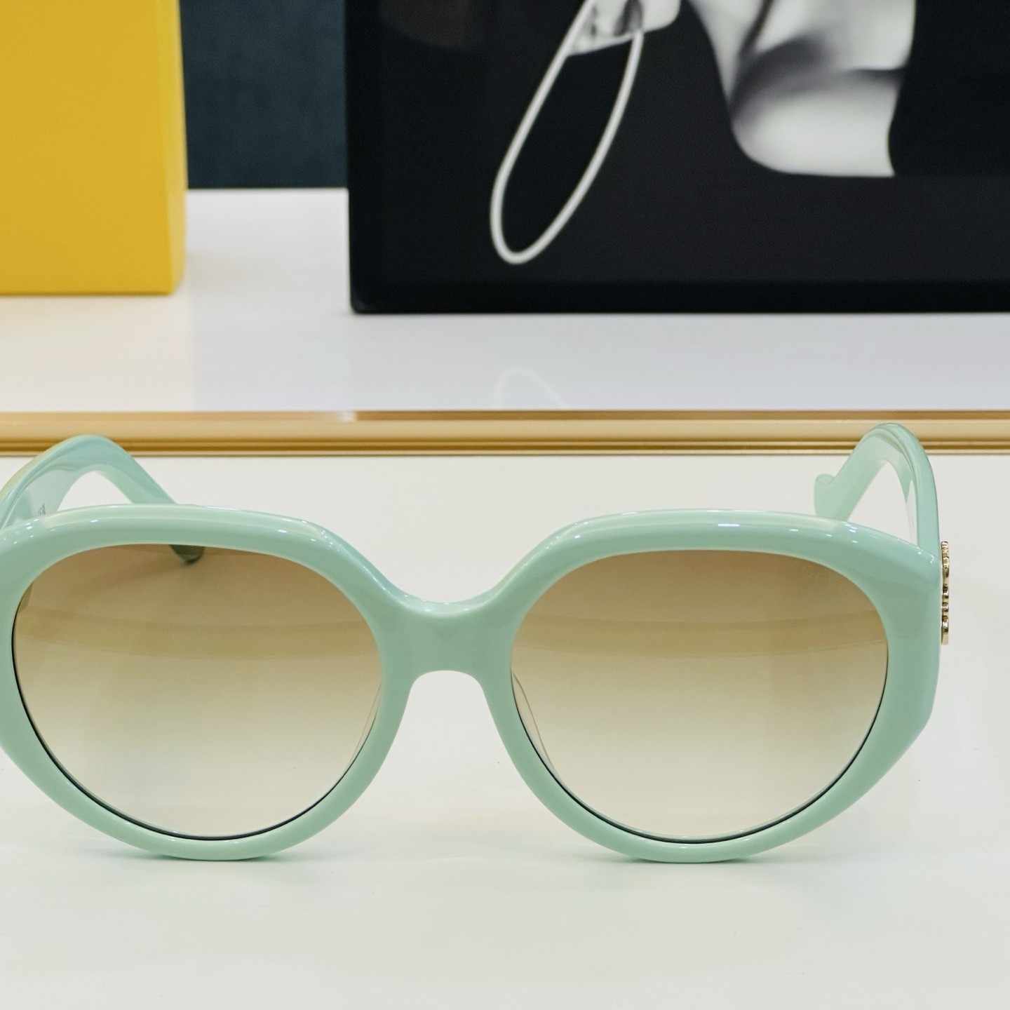 LOEWE ロエベ LW40102U サングラス サイズ:56口18-145