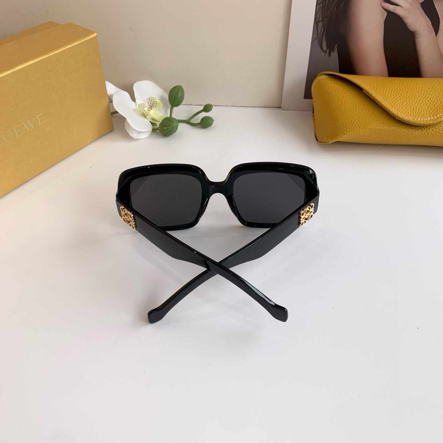 LOEWE ロエベ 新款复古时尚方框太阳镜 小红书网红同款墨镜4