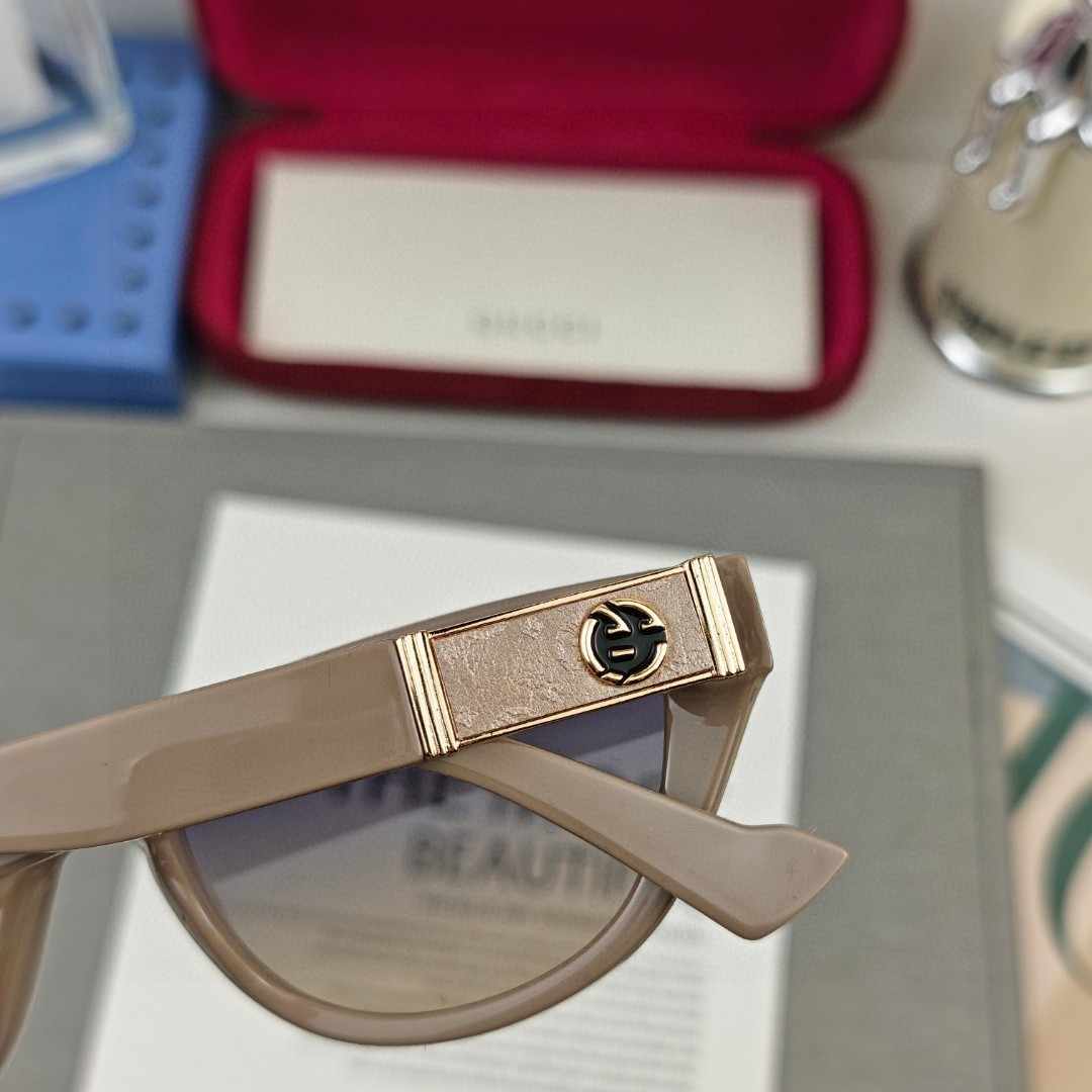 GUCCI グッチ サングラス 55132 ブラック