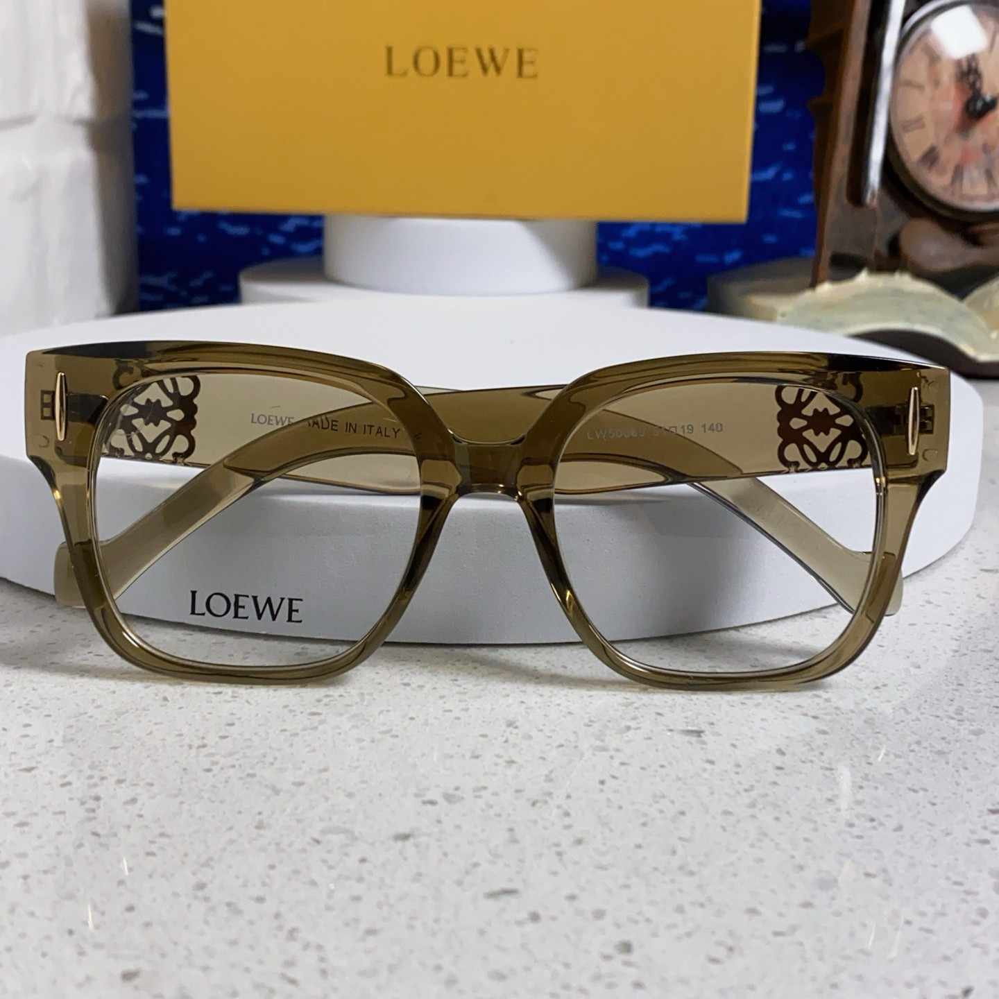 Loewe ロエベ 2025年新作 欧米風 軽奢華 ゴールドロゴ サングラス LW50069