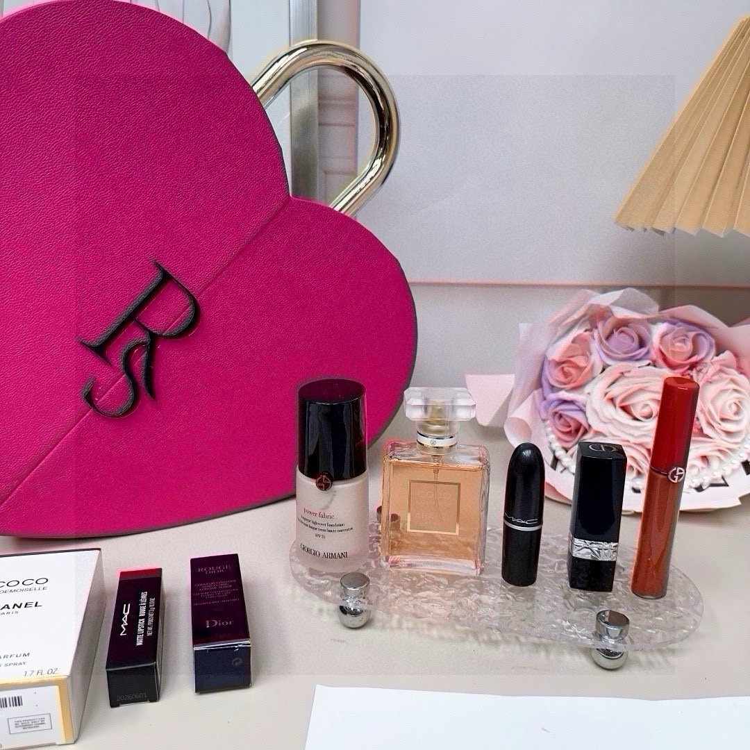 Dior ディオール、Chanel シャネル、Armani アルマーニ、MAC マック 美妝ギフトボックス ロックハートデザイン