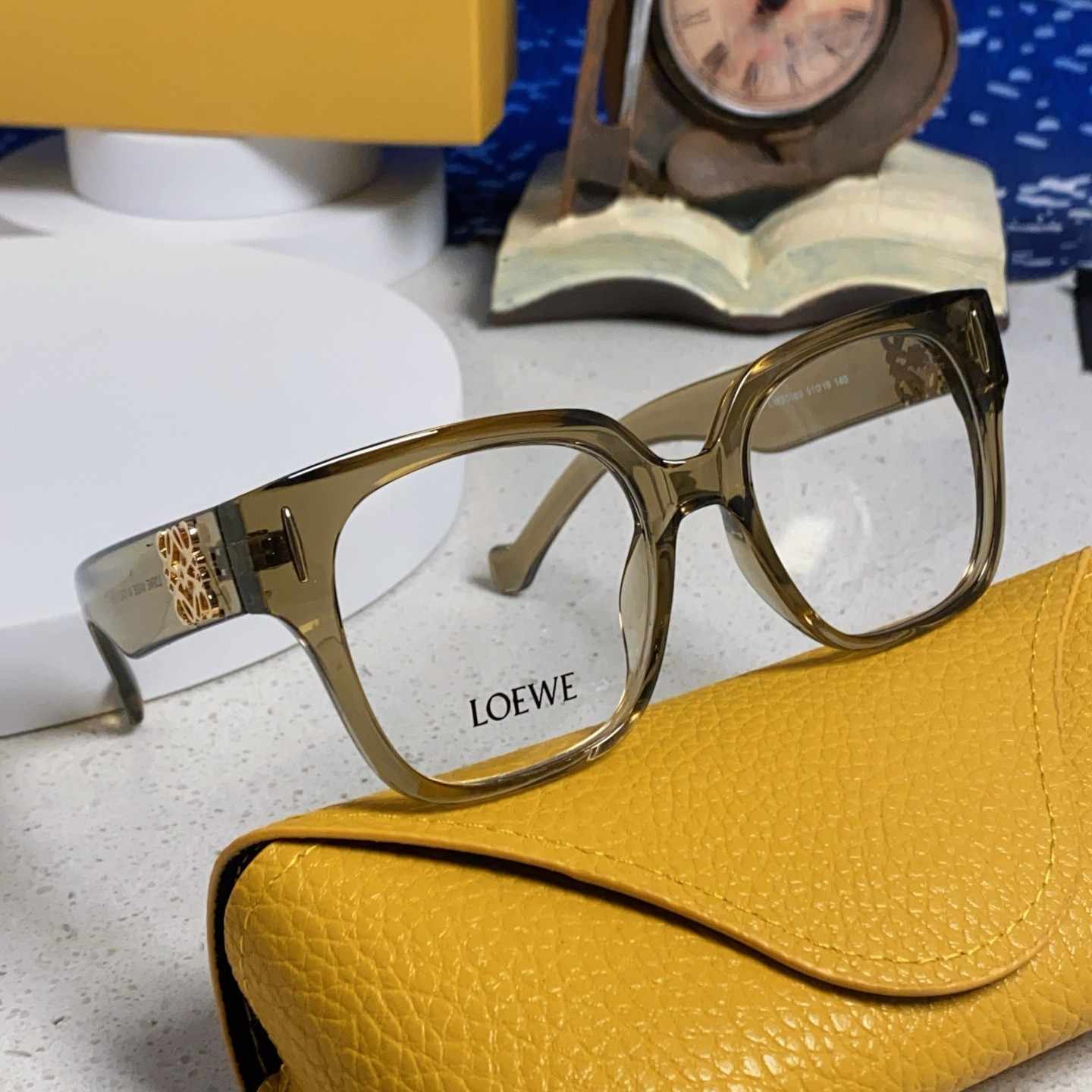 Loewe ロエベ 2025年新作 欧米風 軽奢華 ゴールドロゴ サングラス LW50069