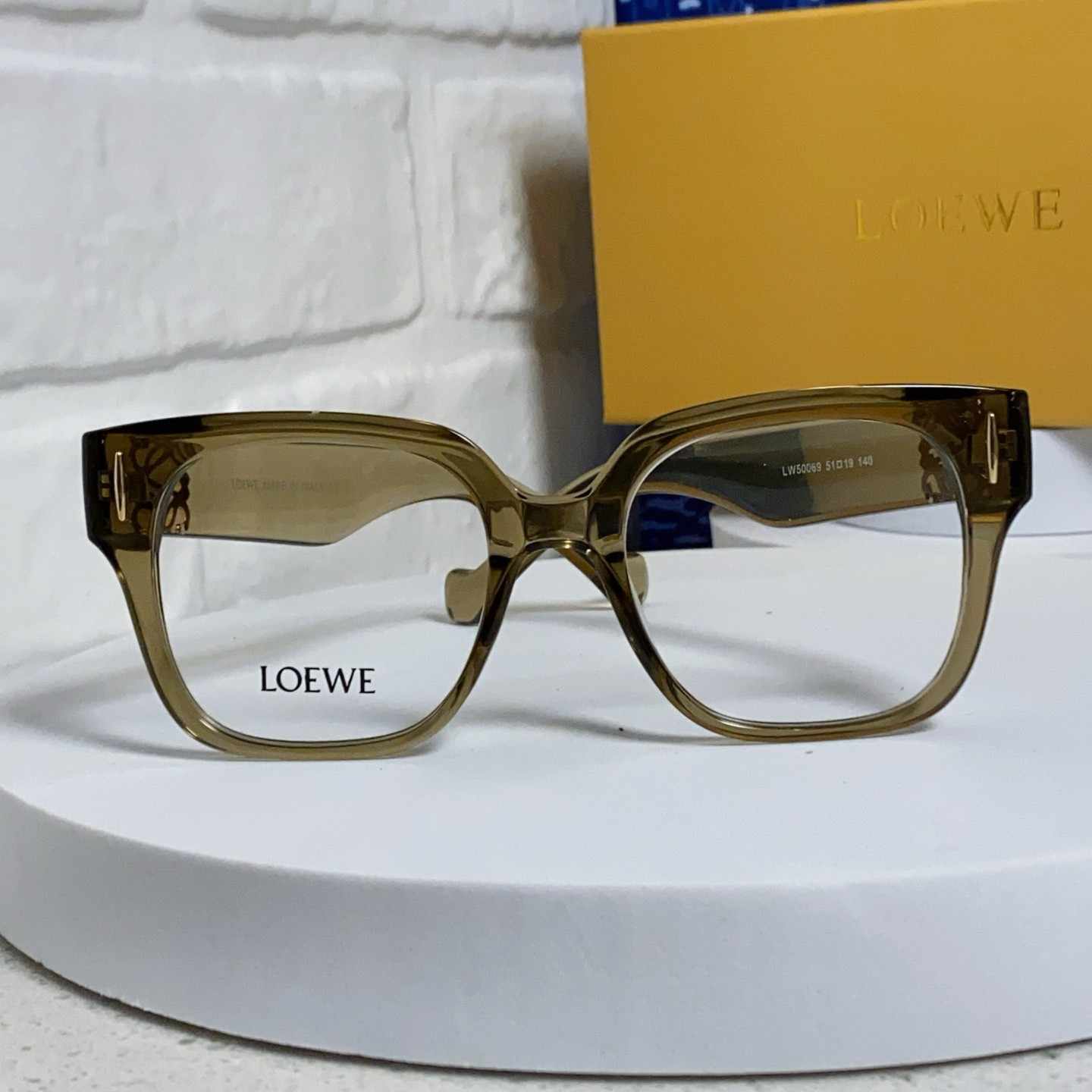 Loewe ロエベ 2025年新作 欧米風 軽奢華 ゴールドロゴ サングラス LW50069