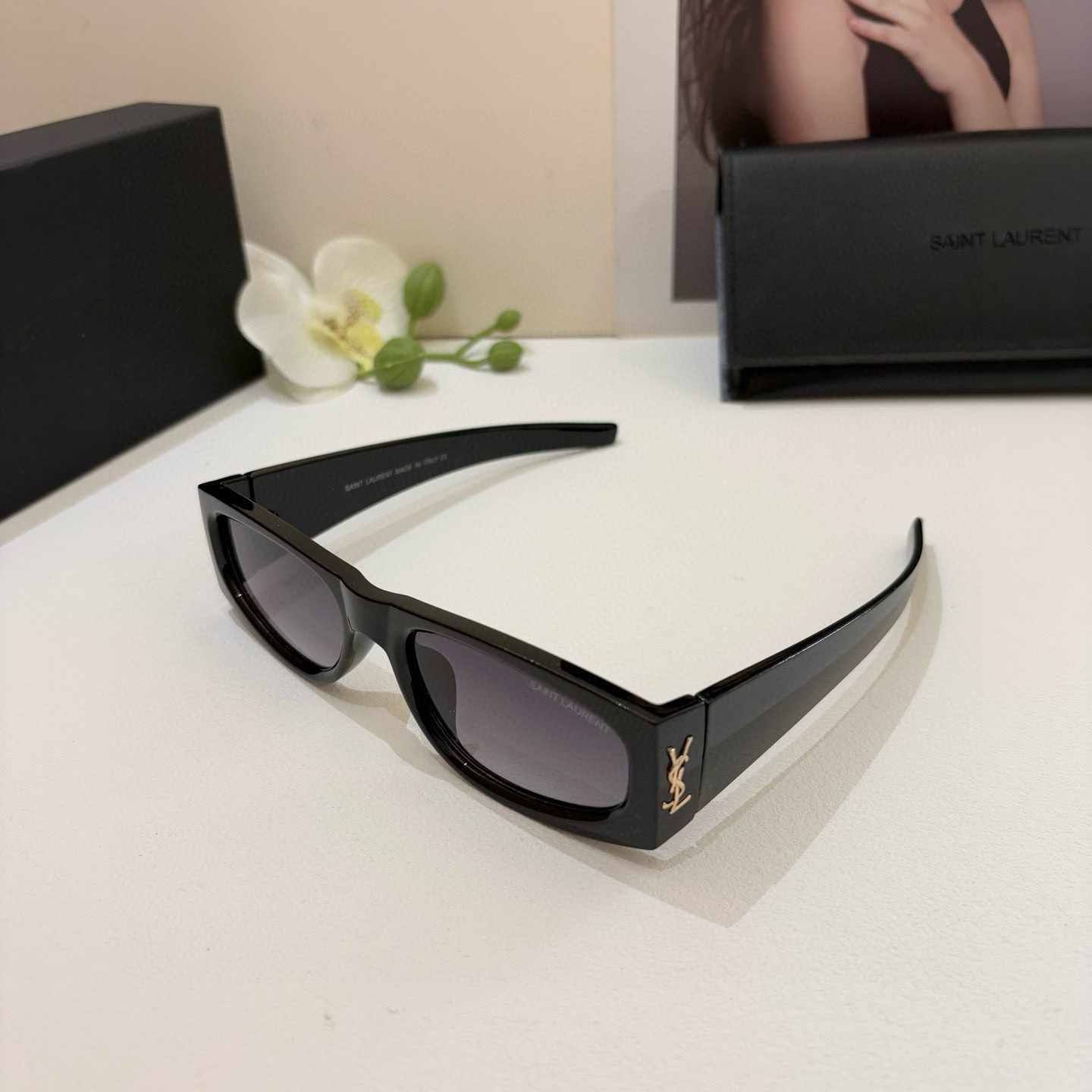 YSL サンローラン サングラス ブラック ゴールドロゴ