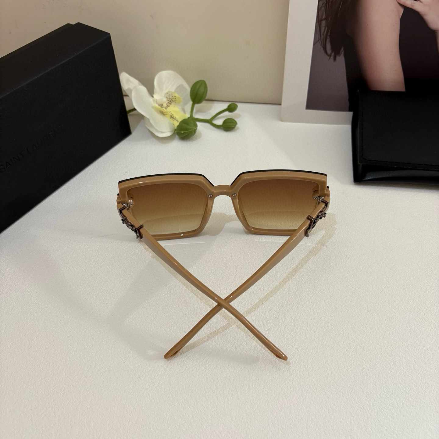 YSL4 イヴサンローラン サングラス ブラウン ゴールドメタルロゴ