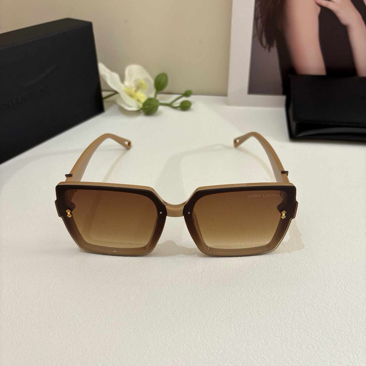 YSL4 イヴサンローラン サングラス ブラウン ゴールドメタルロゴ