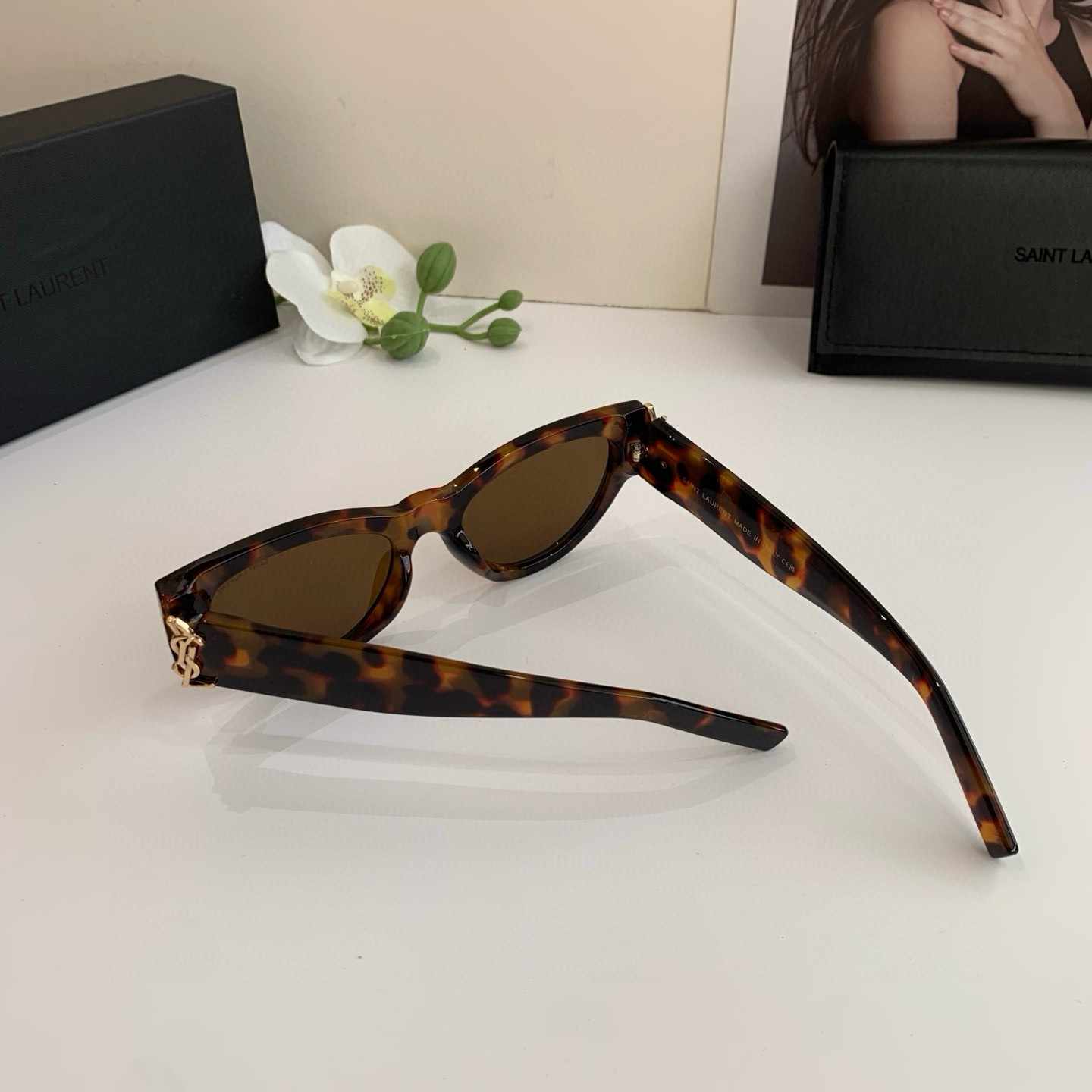 YSL イヴサンローラン 新作スクエアサングラス 欧米風サングラス 人気セレブ同款