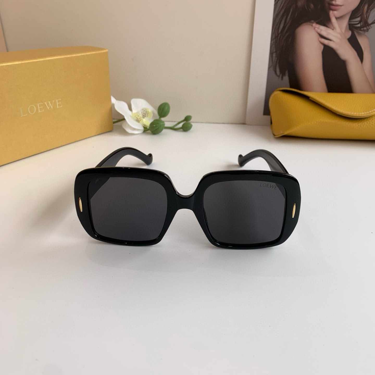LOEWE ロエベ 新款复古时尚方框太阳镜 小红书网红同款墨镜4