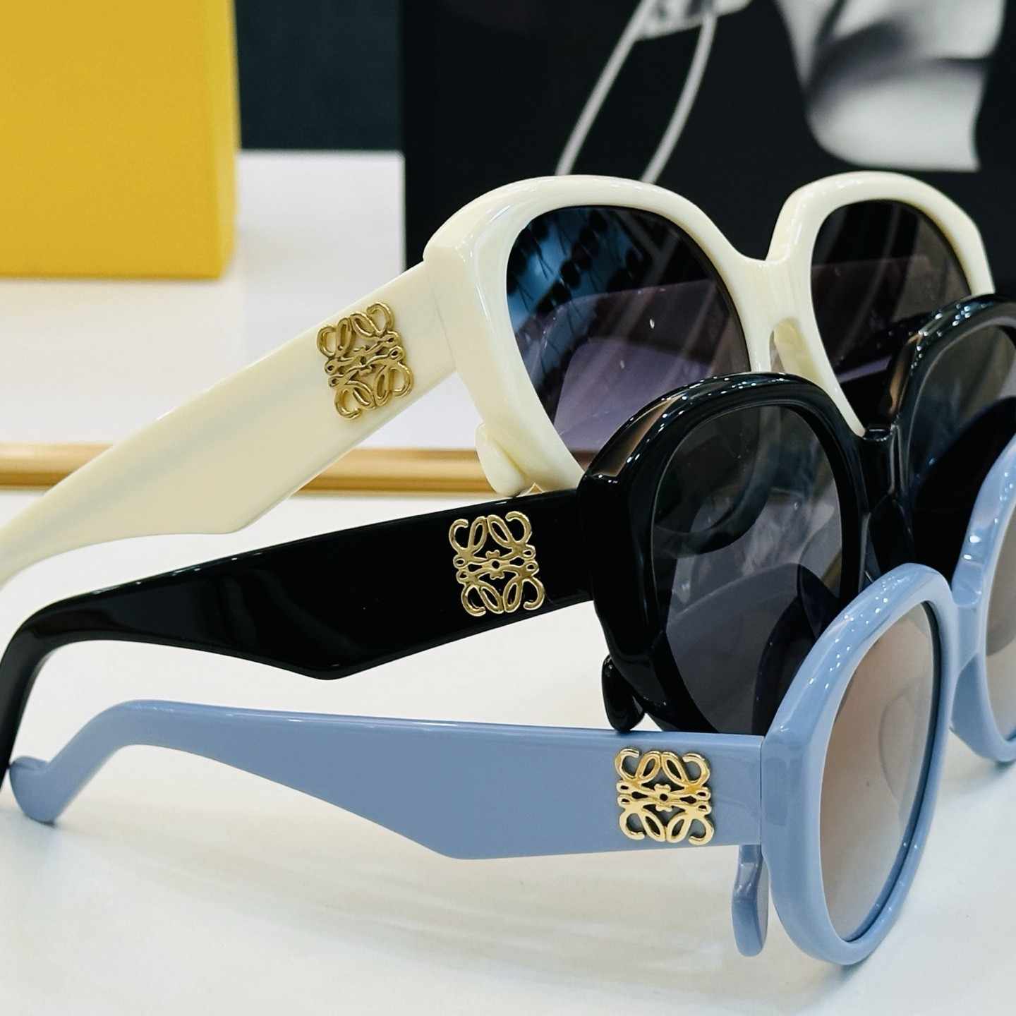 LOEWE ロエベ LW40102U サングラス サイズ:56口18-145