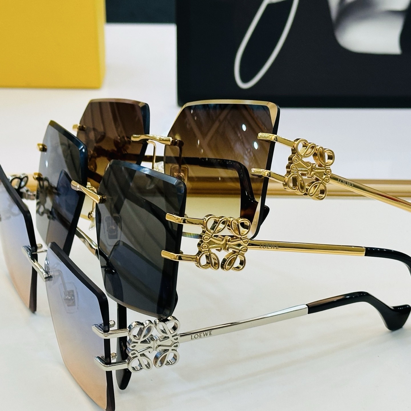 LOEWE ロエベ HW2057 ショルダーバッグ