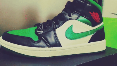 Air Jordan 1 Mid _Pine Green_ _GREEN TOE_ Black_Pine Green-White-GymRED[00_00_20--00_00_40].gif