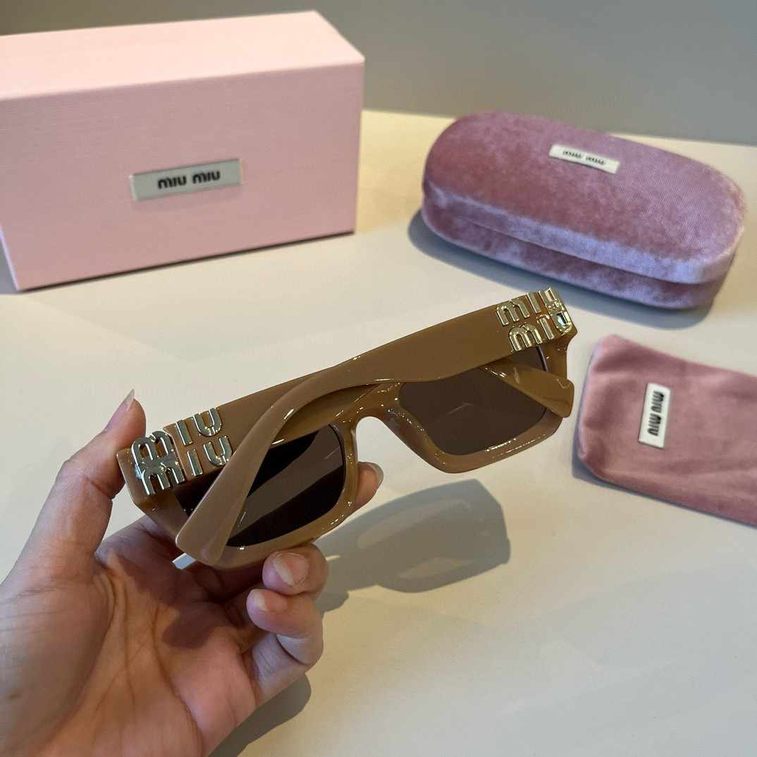 MIUMIU ミュウミュウ サングラスブラウン42
