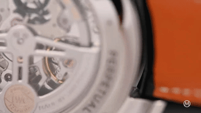 Y2meta.app-REVIEW_ The New Green IWC Portugieser Automatic 40 and Perpetual Calendar 42-(720p)[00_01_19--00_01_24].gif