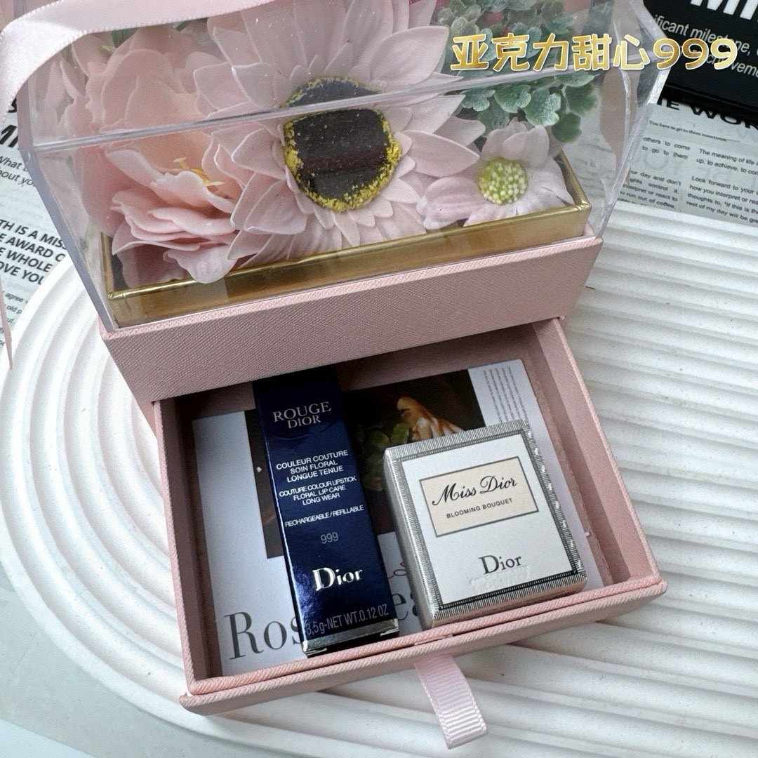 Dior ディオール バレンタイン限定 ピンクアクリルギフトボックス