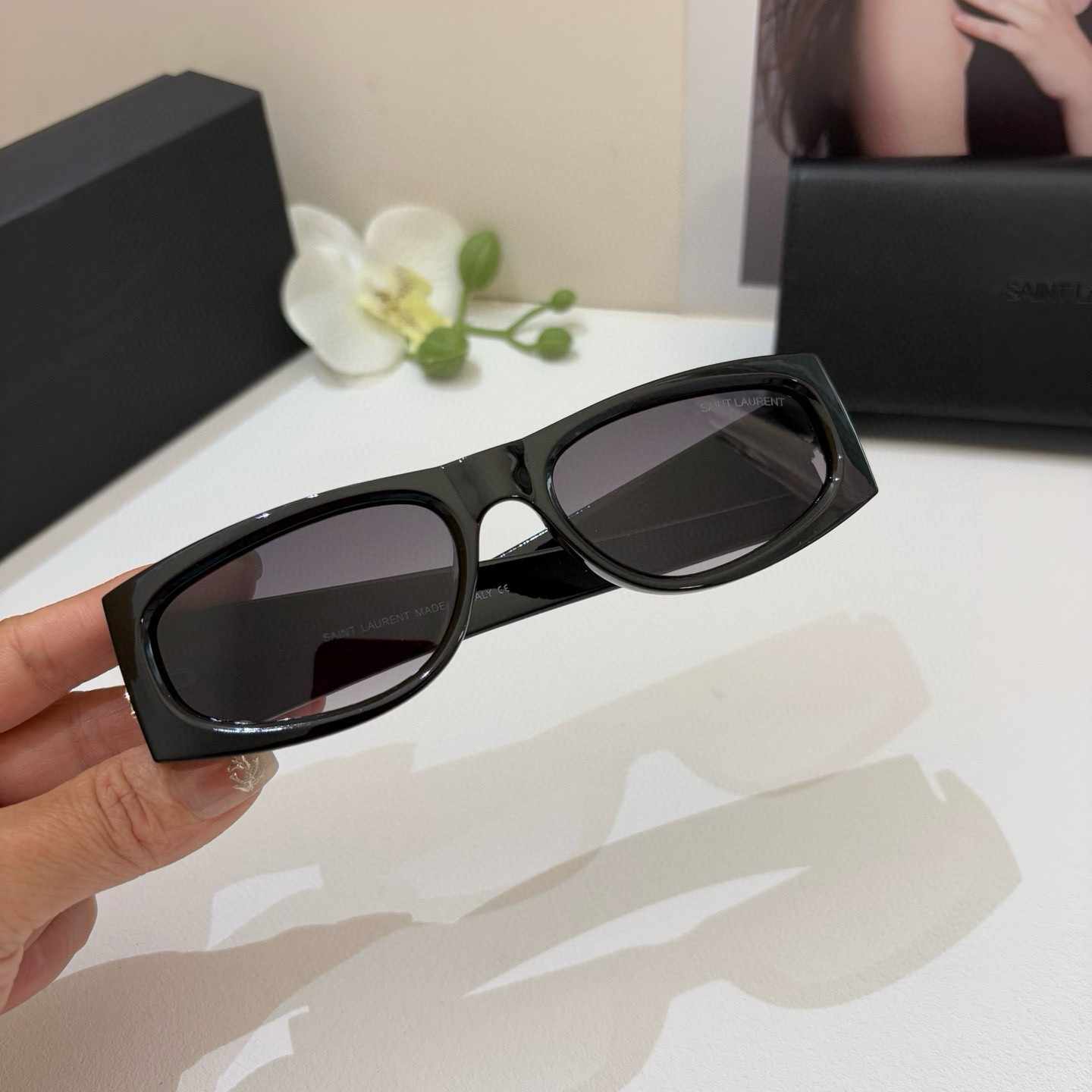 YSL サンローラン サングラス ブラック ゴールドロゴ