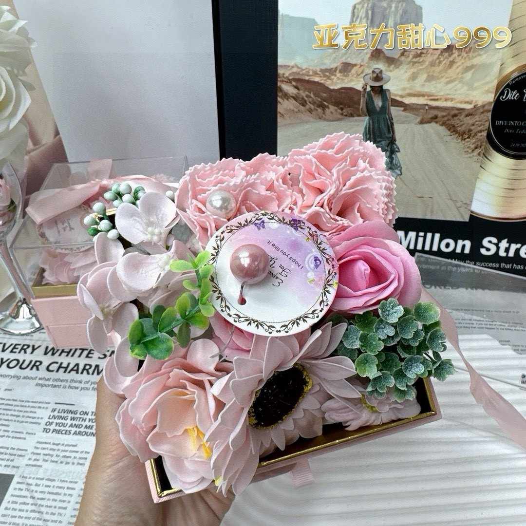 Dior ディオール バレンタイン限定 ピンクアクリルギフトボックス